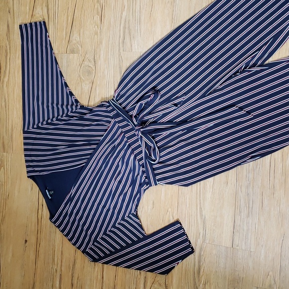 ♦️♦️ SOLD ♦️♦️Express Jumpsuit - Picture 3 of 13